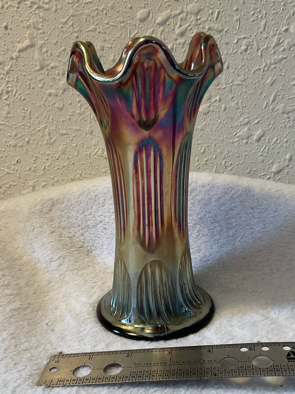 Vtg. Fenton Diamond & Rib Amethyst Carnival Glass Swung Vase